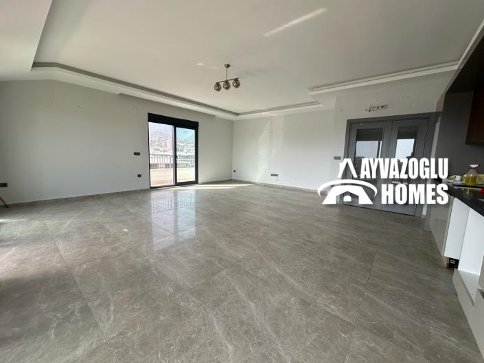 Image No.15-4 Bed Apartment for sale