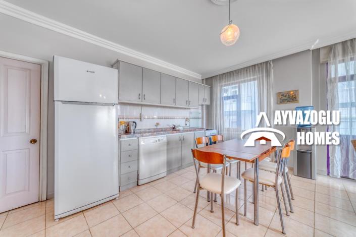 Image No.10-3 Bed Apartment for sale