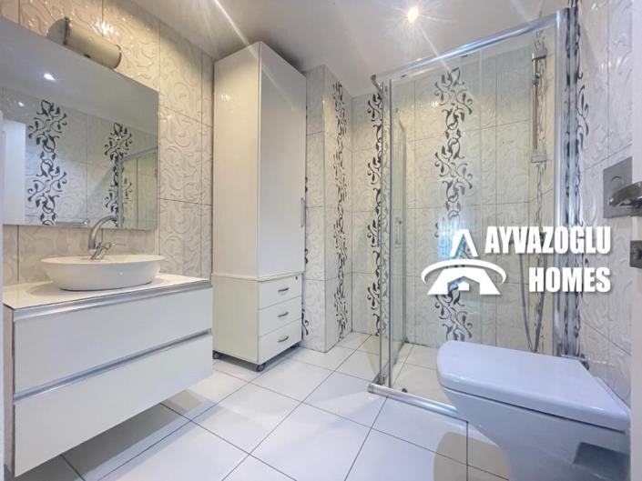 Image No.23-3 Bed Apartment for sale