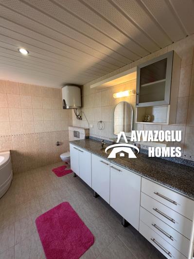 Image No.19-3 Bed Villa for sale