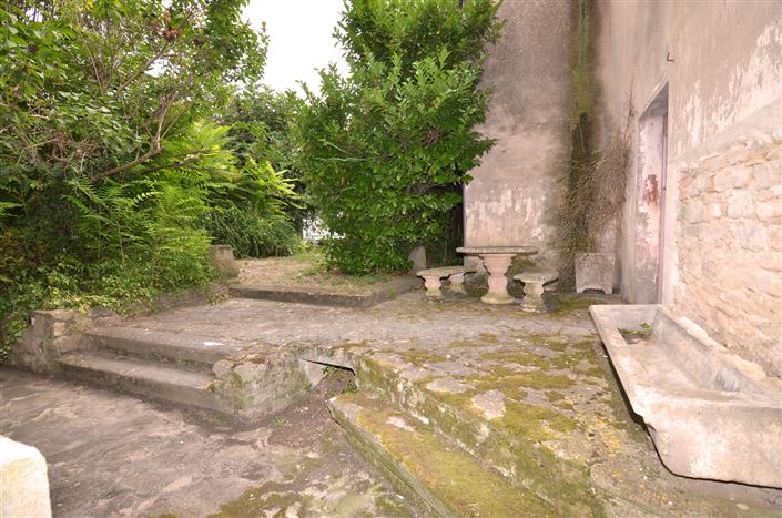 Image No.2-6 Bed House for sale