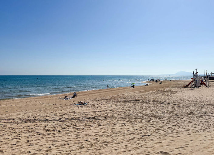 Image No.2-Terre de 3 chambres à vendre à Piles