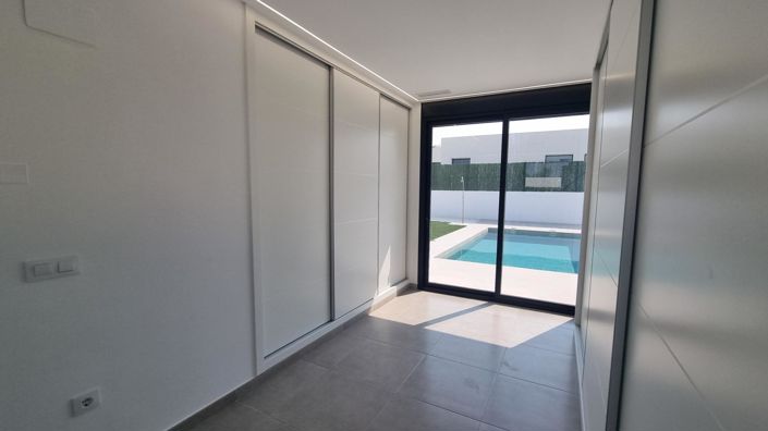 Image No.11-2 Bed Villa for sale