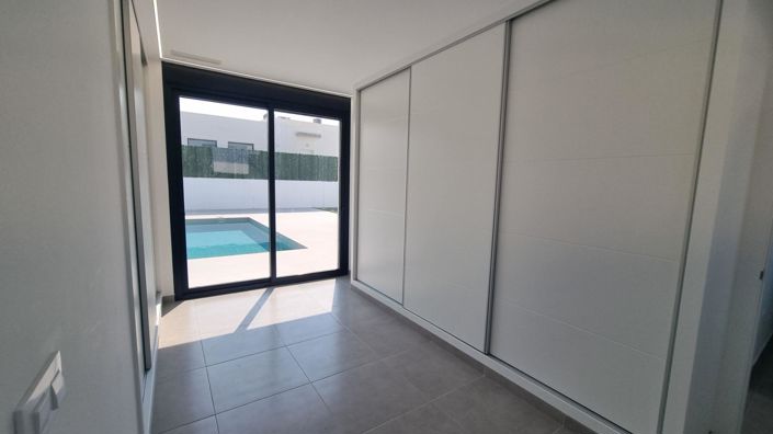 Image No.19-2 Bed Villa for sale