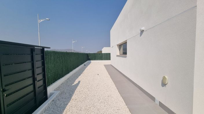 Image No.25-2 Bed Villa for sale