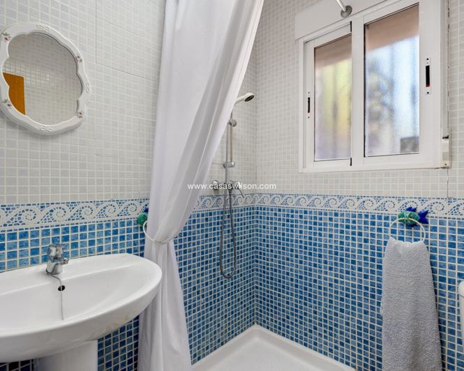 Image No.21-4 Bed Villa for sale