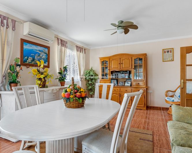 Image No.32-4 Bed Villa for sale