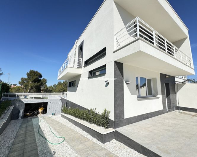 Image No.18-4 Bed Villa for sale