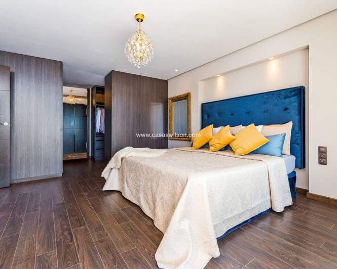 Image No.12-4 Bed Villa for sale