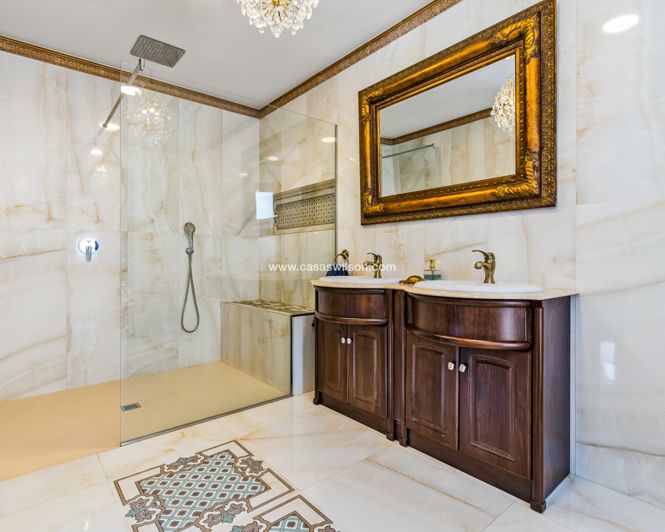 Image No.14-4 Bed Villa for sale