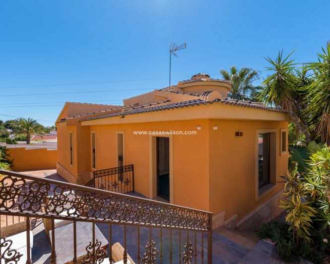 Image No.34-4 Bed Villa for sale