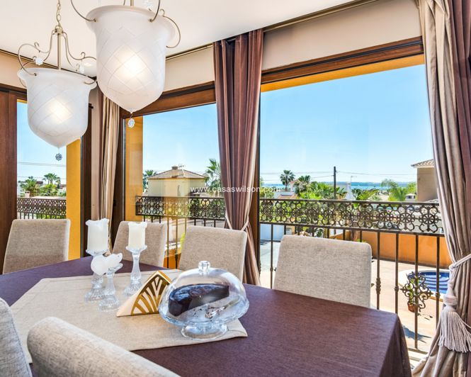 Image No.6-4 Bed Villa for sale