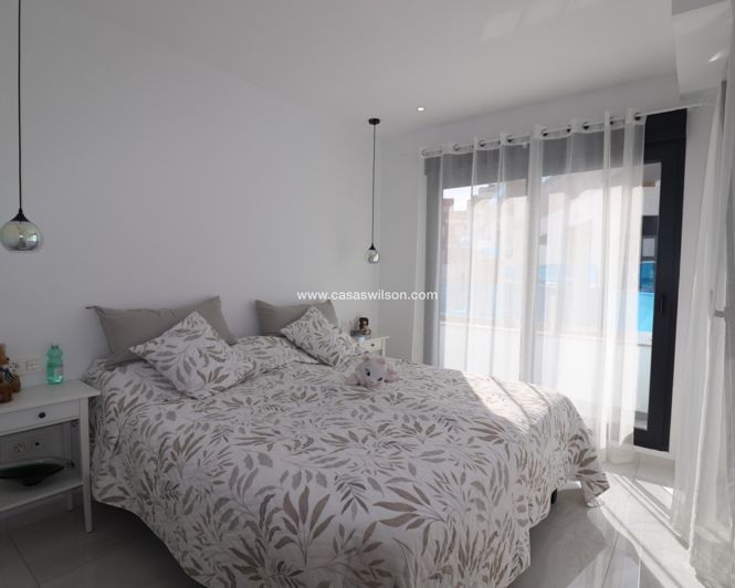 Image No.41-2 Bed Villa for sale