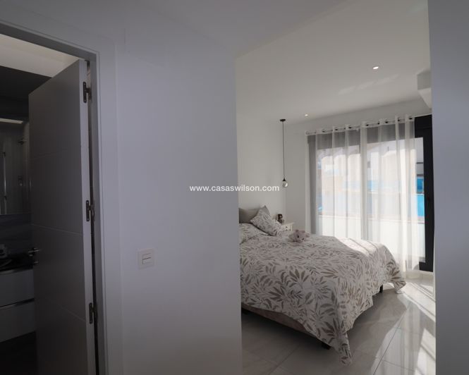 Image No.45-2 Bed Villa for sale