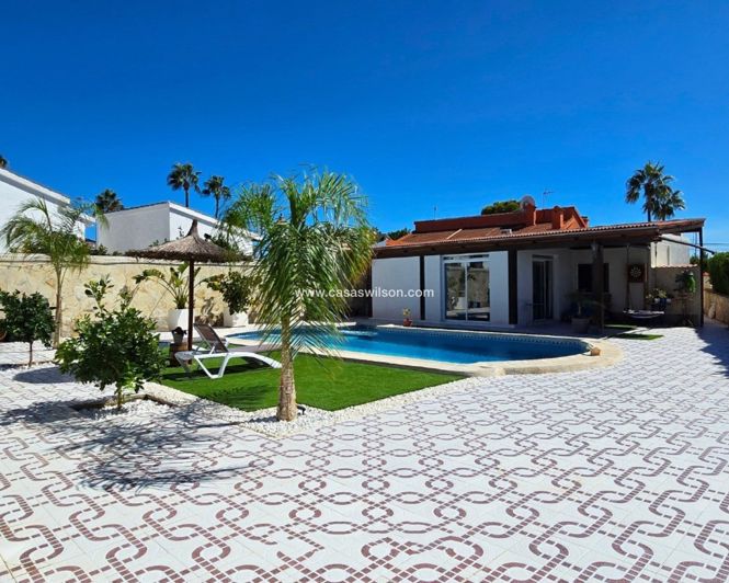 Image No.4-4 Bed Villa for sale