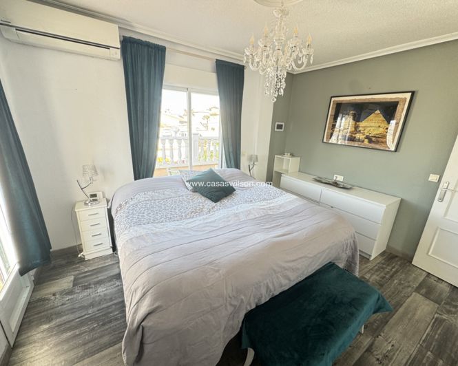 Image No.20-4 Bed Villa for sale