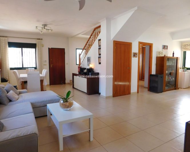 Image No.12-4 Bed Villa for sale