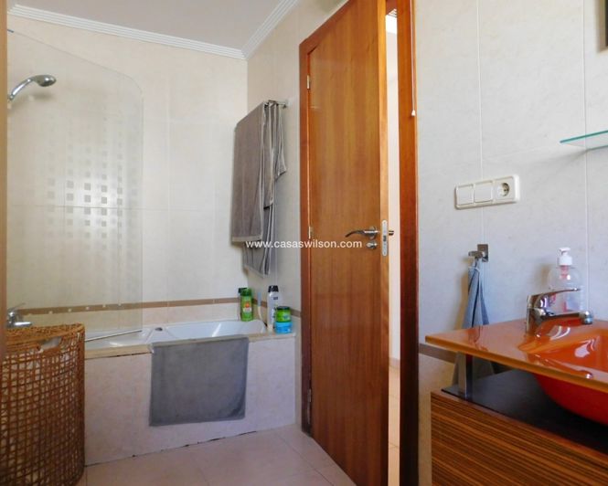 Image No.21-4 Bed Villa for sale