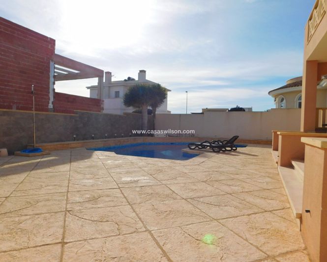 Image No.36-4 Bed Villa for sale