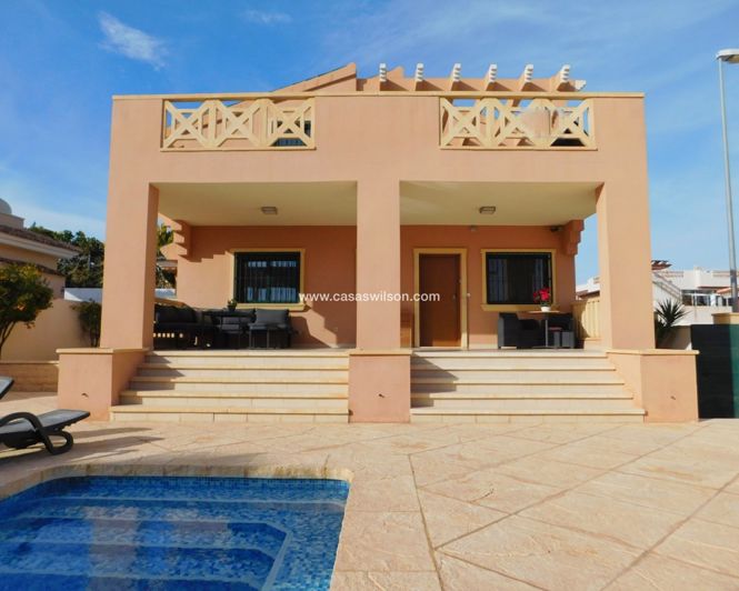 Image No.38-4 Bed Villa for sale