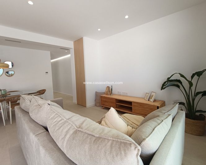 Image No.17-3 Bed Villa for sale