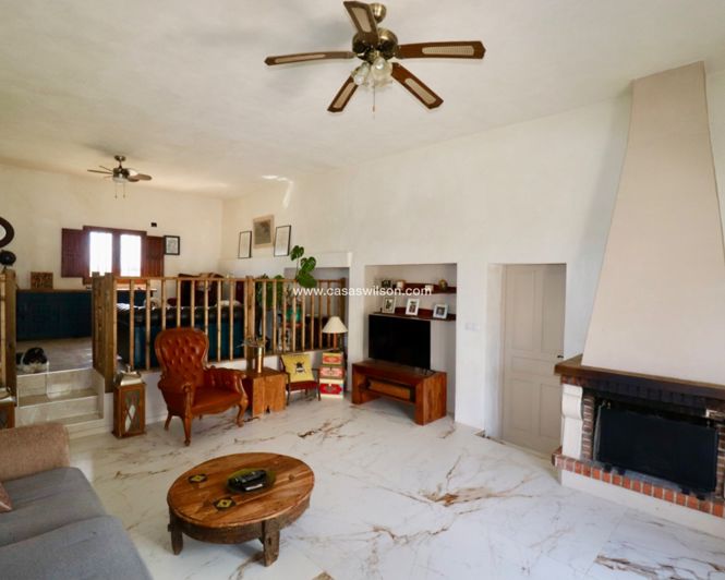 Image No.2-Propriété de 3 chambres à vendre à Dolores