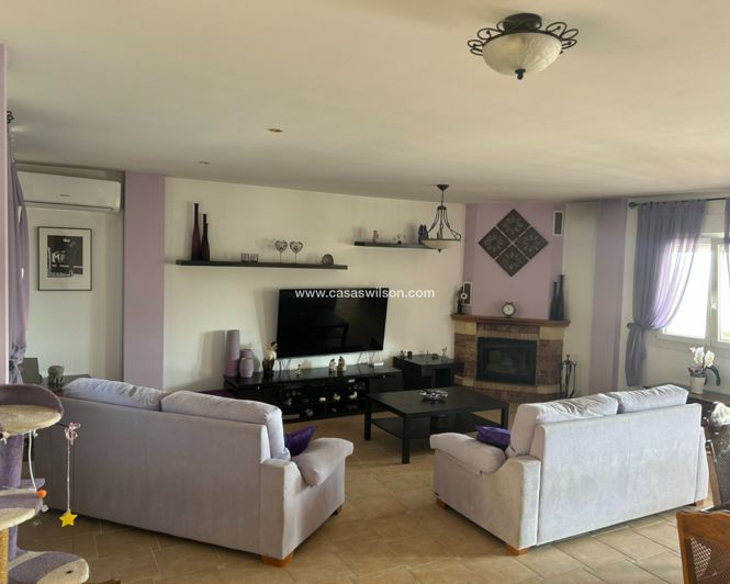 Image No.19-3 Bed Villa for sale