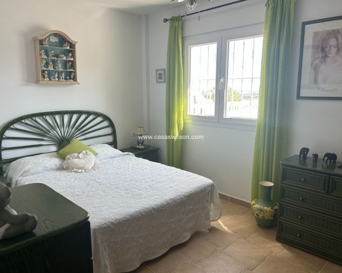 Image No.37-3 Bed Villa for sale