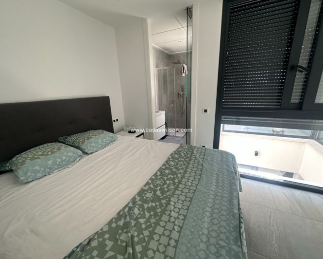 Image No.19-5 Bed Villa for sale