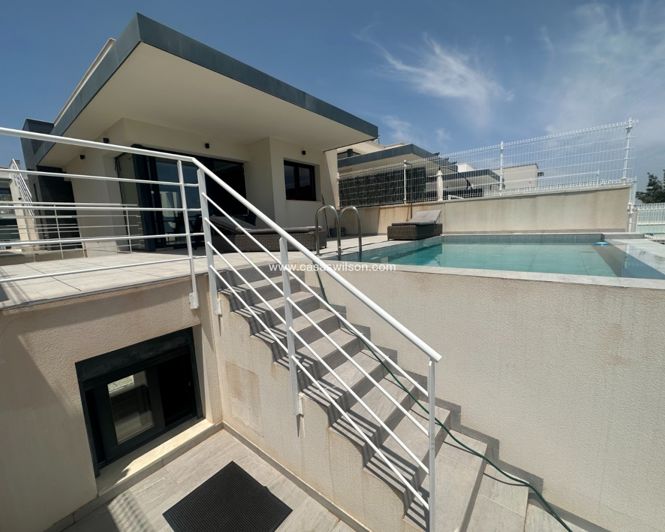 Image No.2-5 Bed Villa for sale