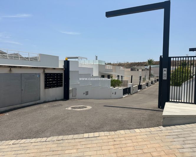 Image No.36-5 Bed Villa for sale