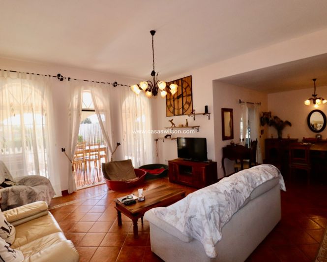 Image No.6-Propriété de 5 chambres à vendre à Catral