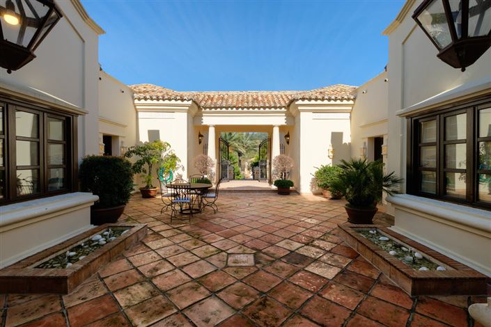 Image No.13-5 Bed Apartment for sale