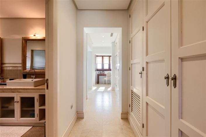 Image No.31-5 Bed Apartment for sale