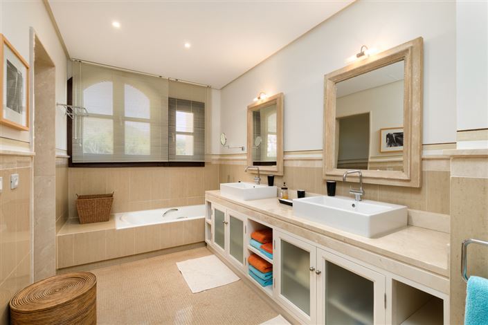 Image No.46-5 Bed Apartment for sale