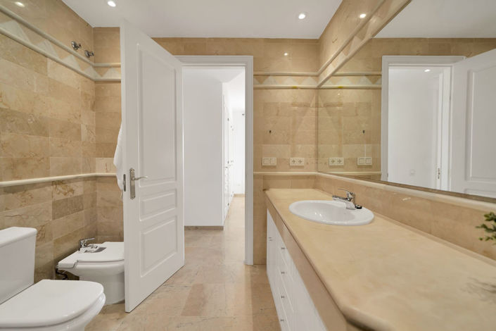 Image No.25-2 Bed Apartment for sale