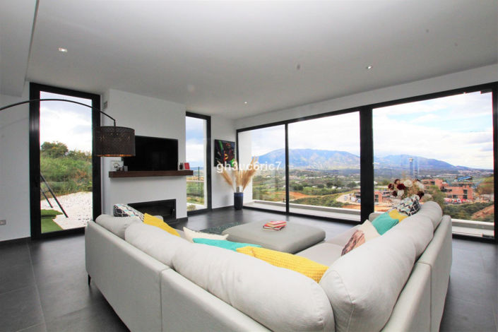 Image No.5-4 Bed Villa for sale