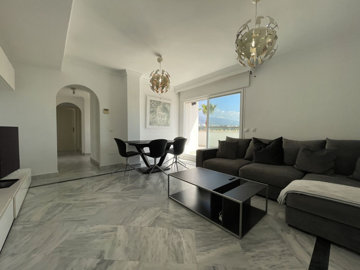 13-5fd73dea700db77384c091ca9818b1a9