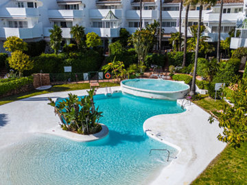 12-53013098fcab6c38b1379cd33298e050