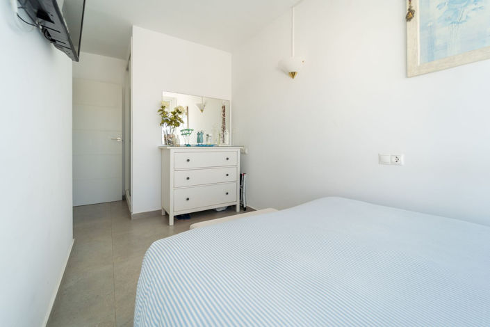 Image No.21-2 Bed Townhouse for sale