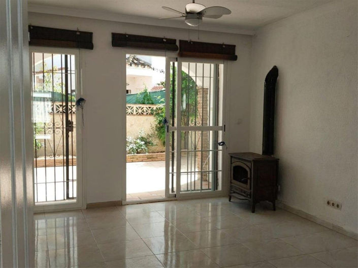 Image No.13-4 Bed Townhouse for sale