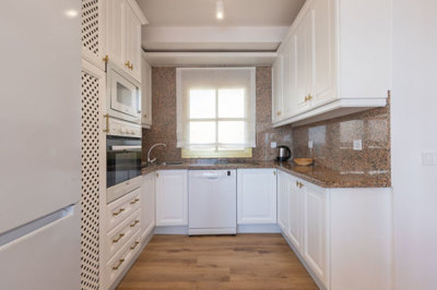 12-53013098fcab6c38b1379cd33298e050