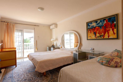 12-53013098fcab6c38b1379cd33298e050