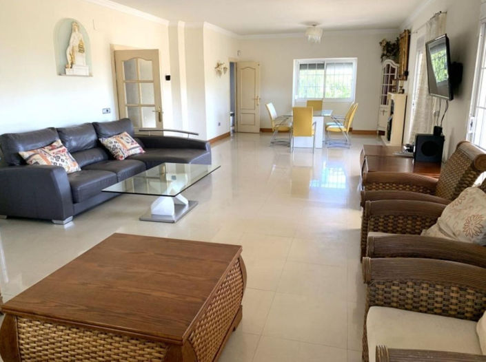 Image No.8-5 Bed Villa for sale