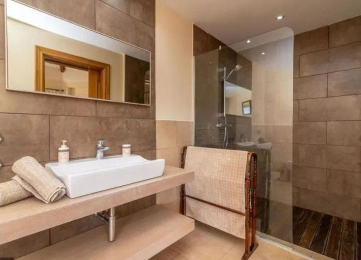 Image No.17-5 Bed Villa for sale