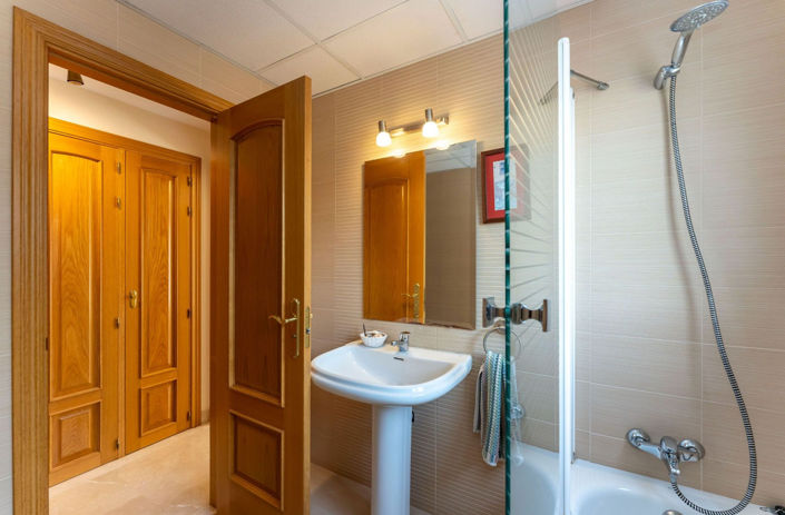 Image No.17-3 Bed Villa for sale