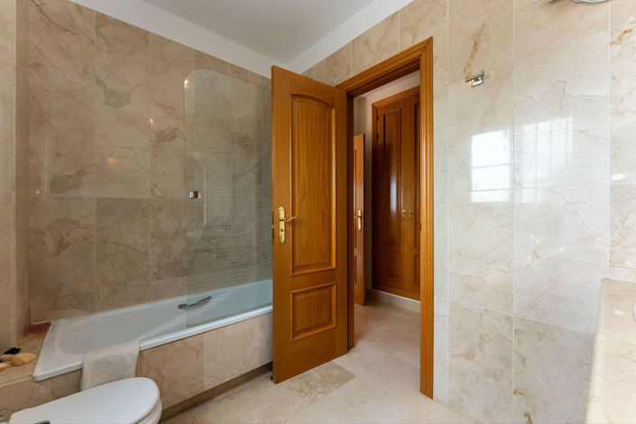 Image No.39-3 Bed Villa for sale