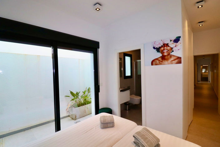 Image No.12-3 Bed Apartment for sale