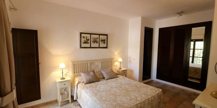 Image No.10-4 Bed Villa for sale