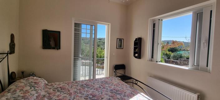 Image No.12-4 Bed House for sale